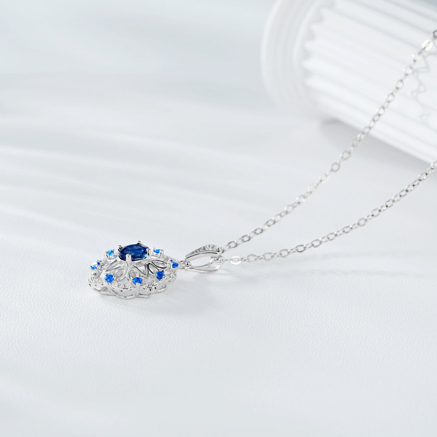 Fashion High Class Jewelry Natural Sapphire Pendant S925 Silver Retro Pattern